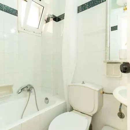 Dora Apartment *